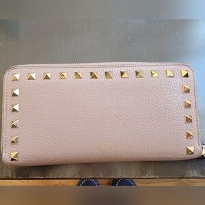 Valentino Garavani Rockstudded wallet EUC